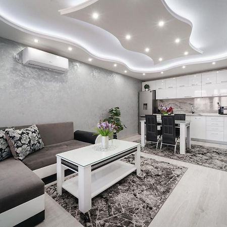 City Apartments - A Brand New Luxury & Comfy 2 Azenograd Kültér fotó