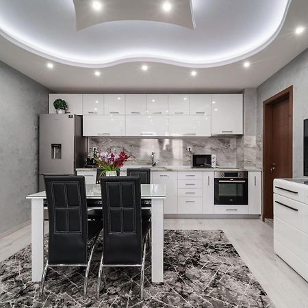 City Apartments - A Brand New Luxury & Comfy 2 Azenograd Kültér fotó