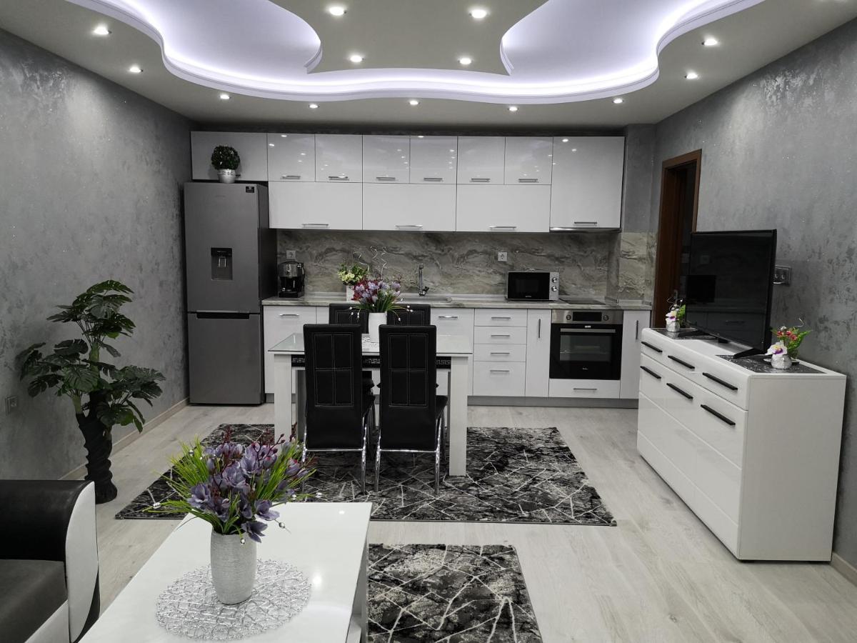 City Apartments - A Brand New Luxury & Comfy 2 Azenograd Kültér fotó