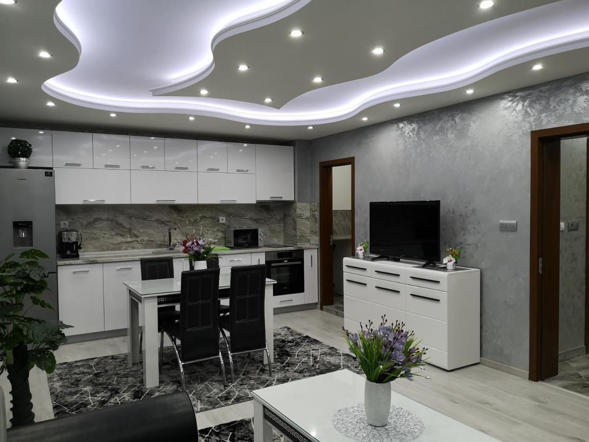 City Apartments - A Brand New Luxury & Comfy 2 Azenograd Kültér fotó